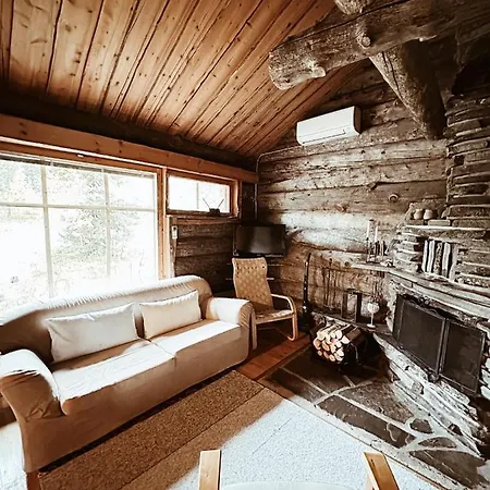 Luoston Lustitupa 3 Chalé *